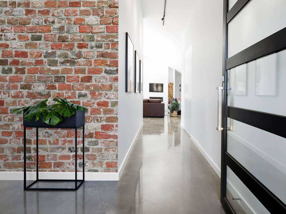 Restaureret murstensvæg