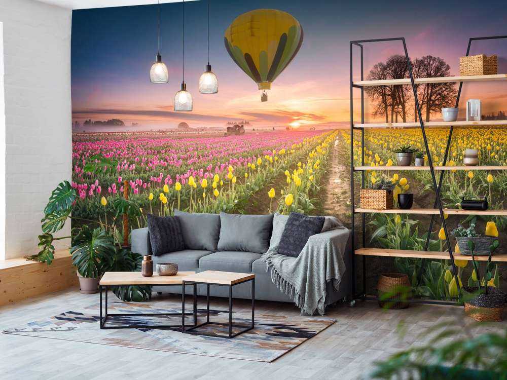 Rosa gula tulpanfält