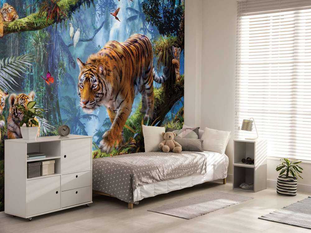 Tigers on tree