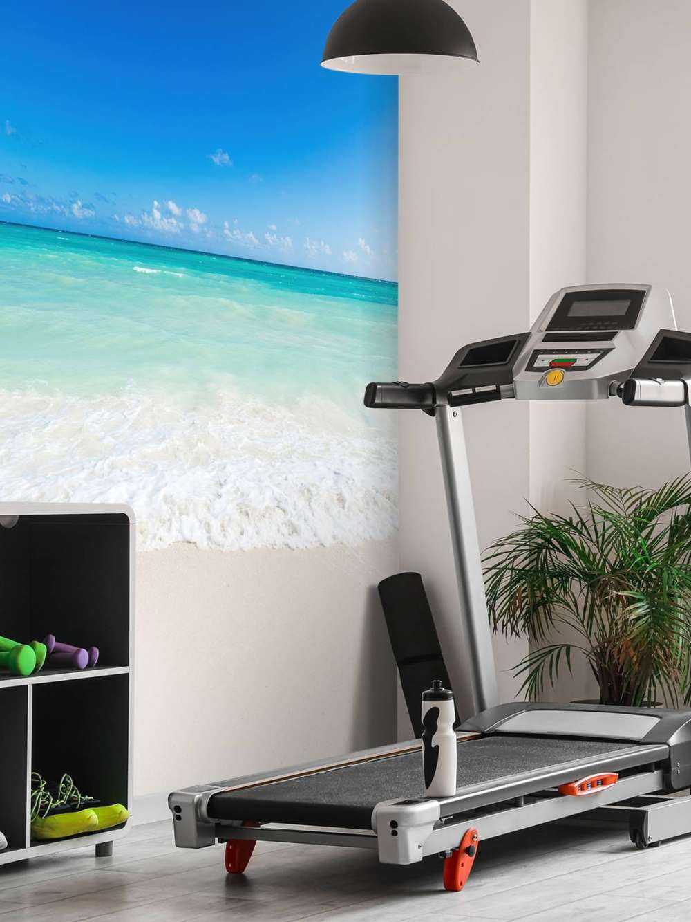 Hvid strand og bølger