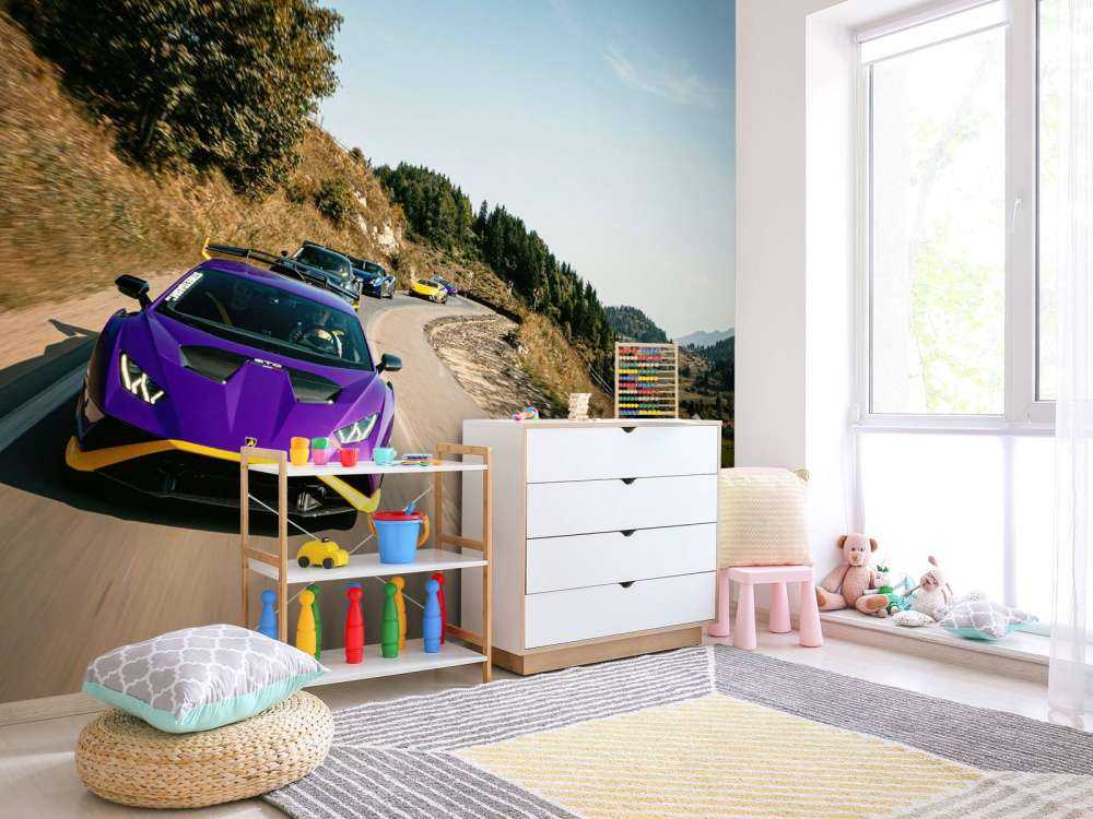 Superbil konvoj gennem bjergene