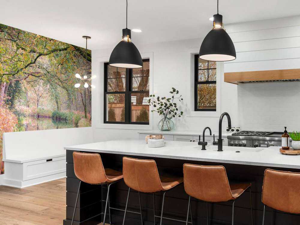 Täckt färgglad skog