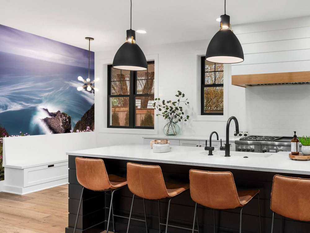 På kanten af __klippen