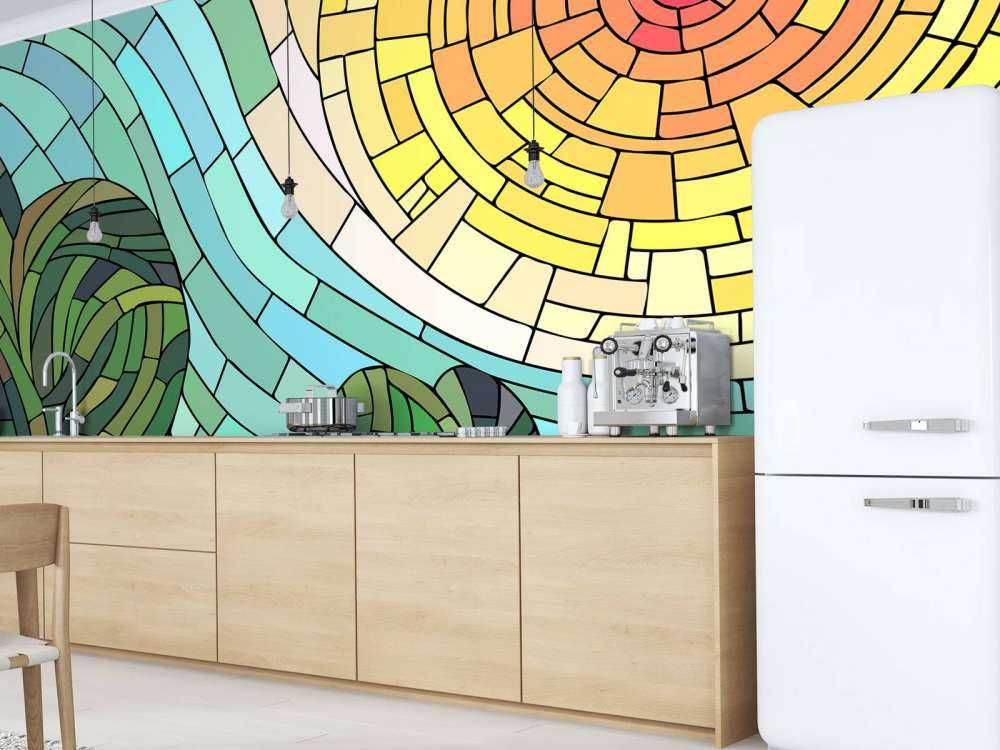 Röd sol vid träden