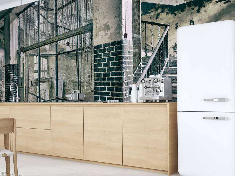 Gamla trappor och hisschakt