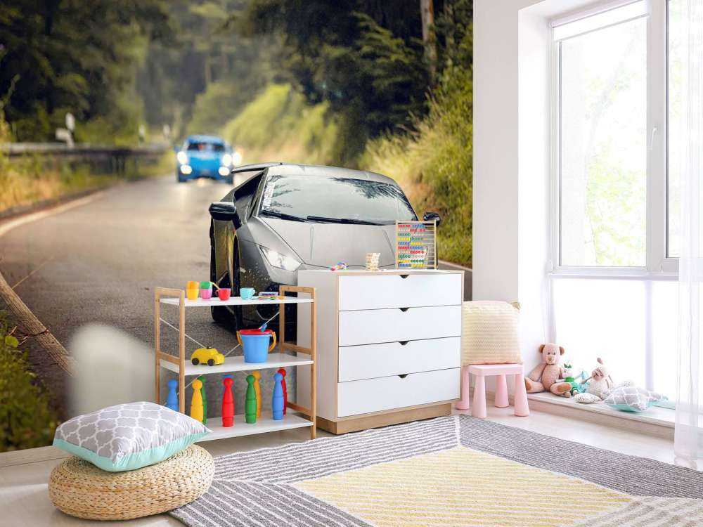 Matgrå Lamborghini i naturen