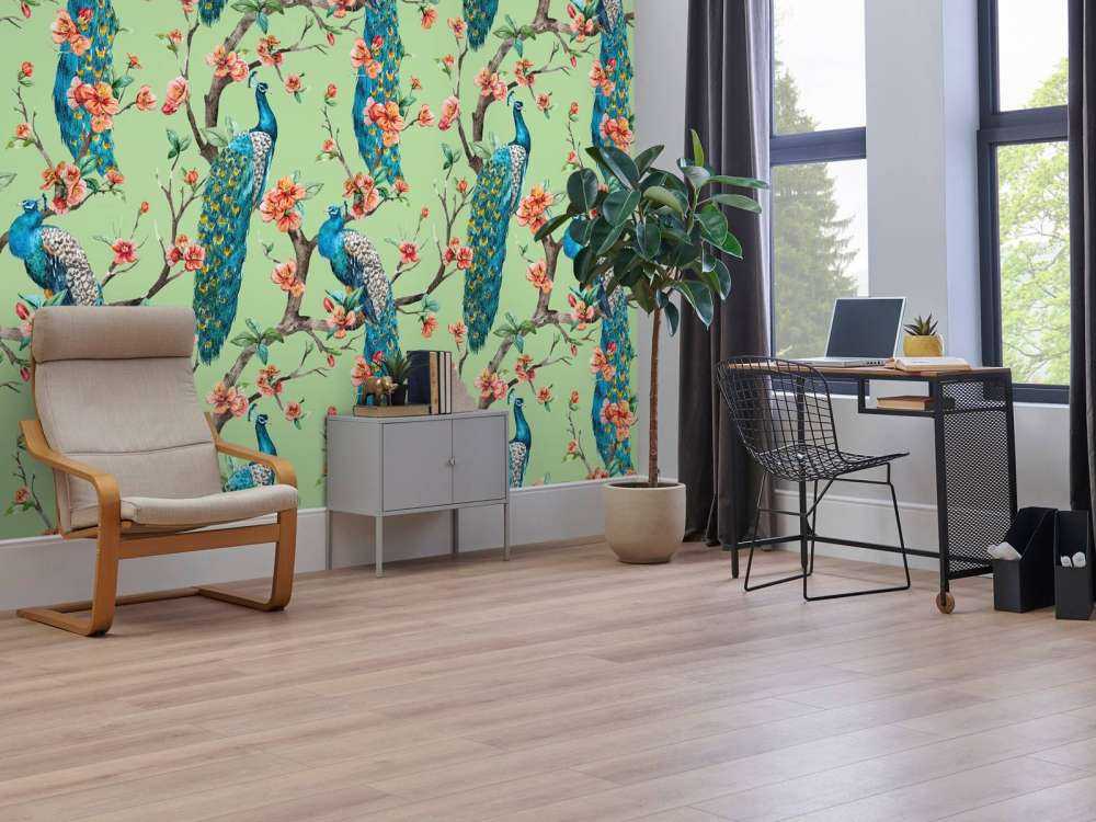 Påfugl med Hageblomster