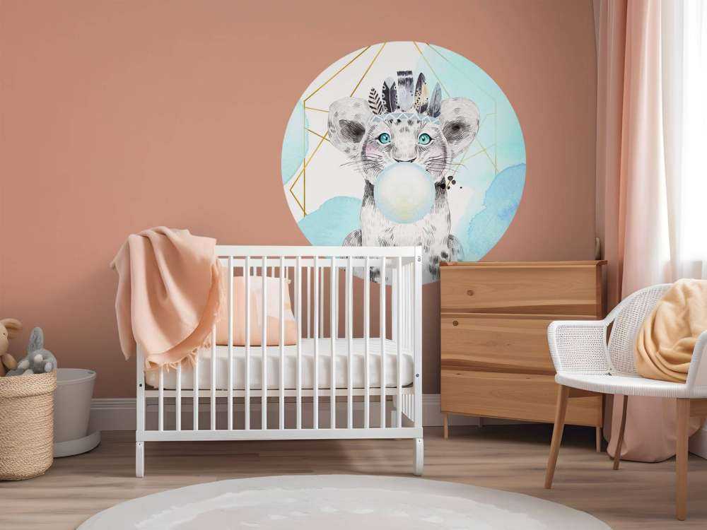 Indisk løveunge med tyggegummibjelle