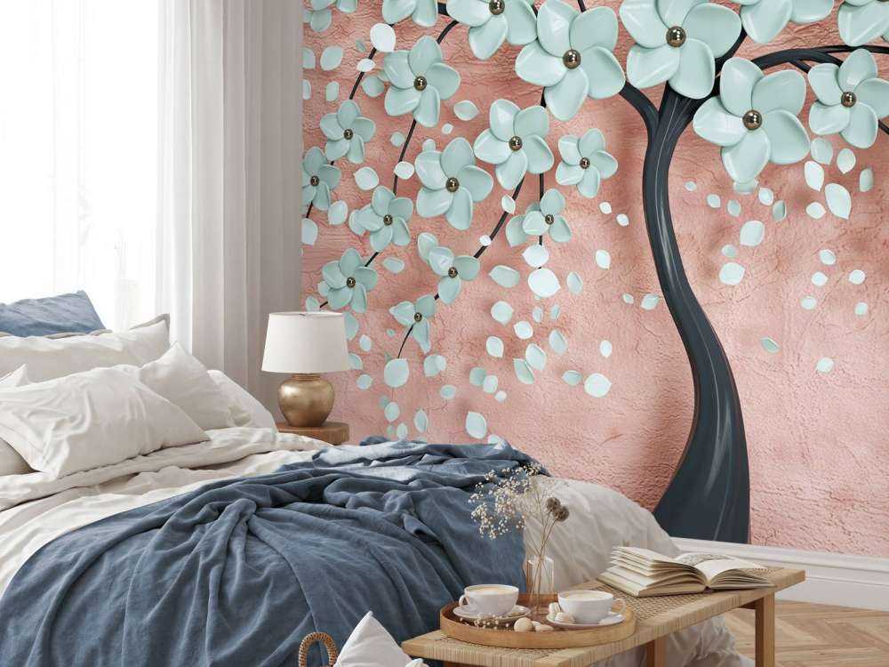 Svart fantasitre med mynteblomster