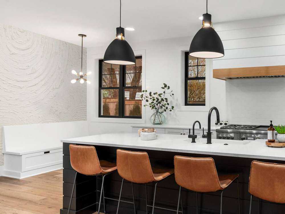 Organiske former og linjer i off-white