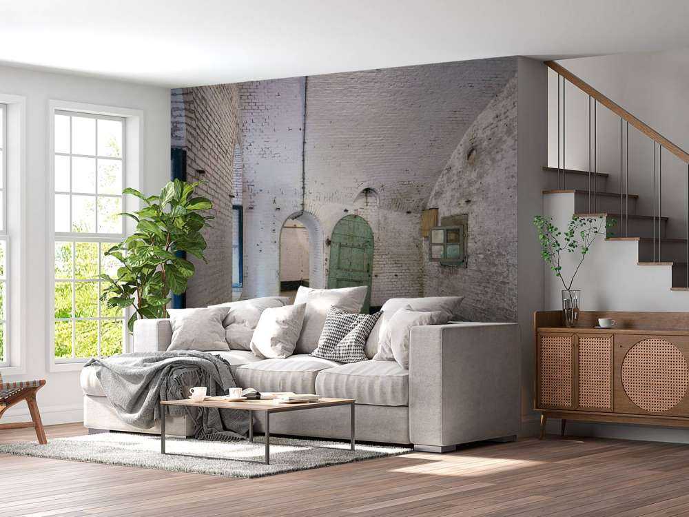 Grønn dør i gammel bygning