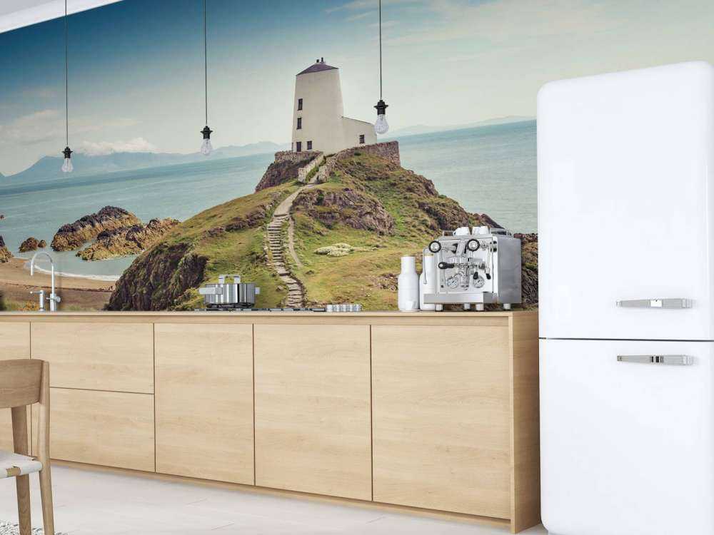 Fyr på et steinete feriested