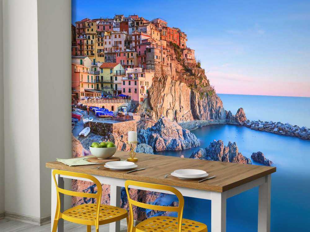 Landsby på en klippe i Italien