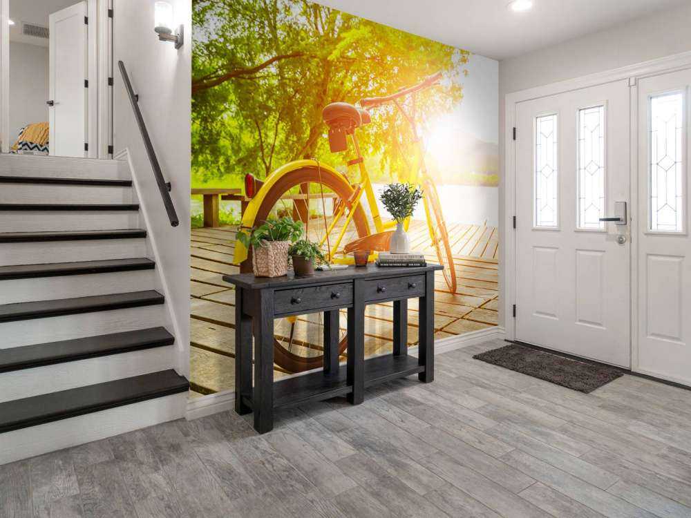 Gul cykel på brygga