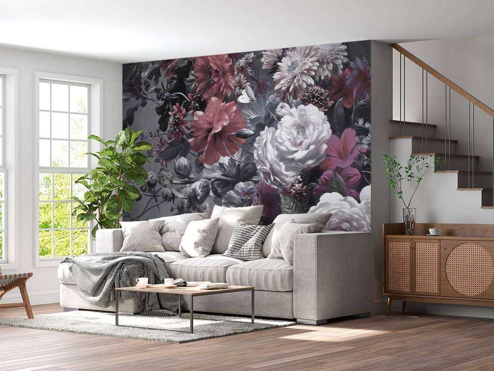 Stort blomsterarrangemang med röda vallmo