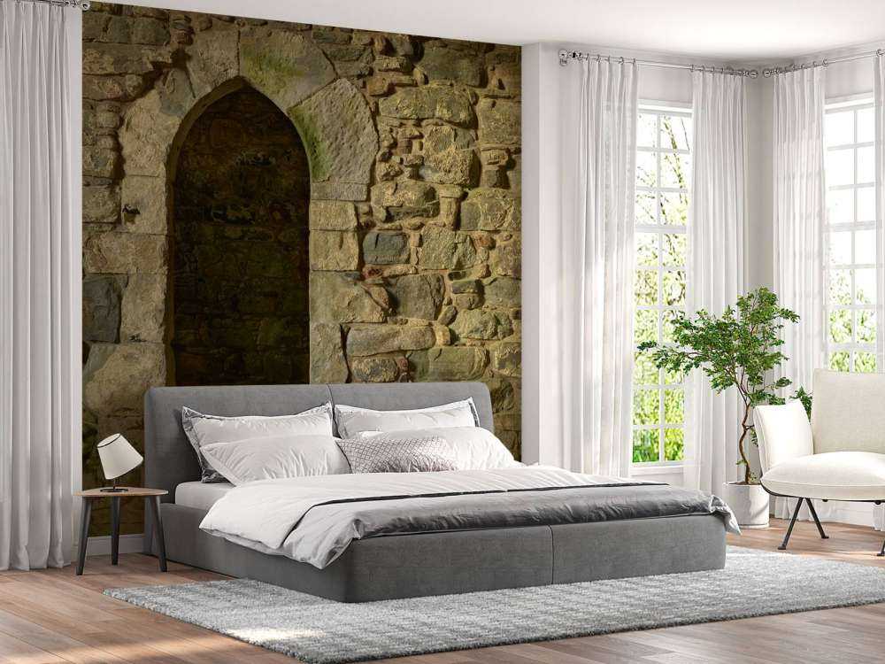 Gammal vägg med passage