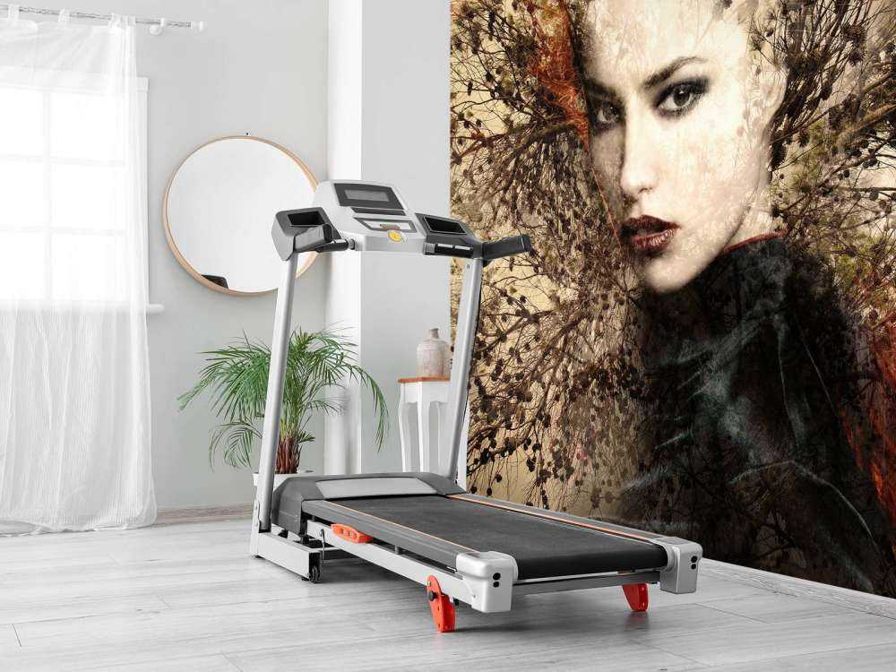 Kvinne og grasiøse grener