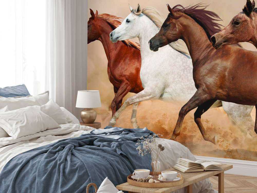 Galopperende hester i en sandstorm