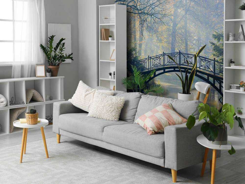 Gammel bro om høsten