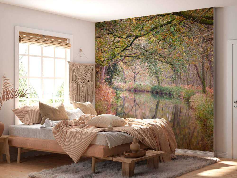 Täckt färgglad skog