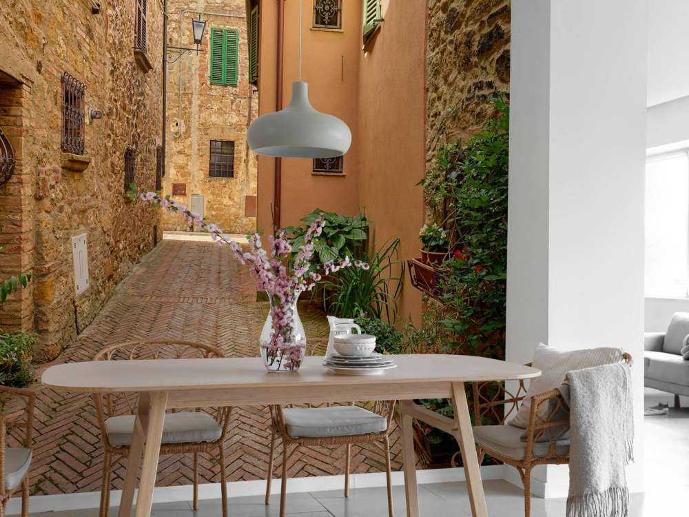 Gade med planter og blomster