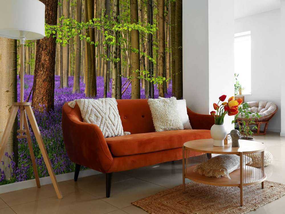 Skog med lilla blomster