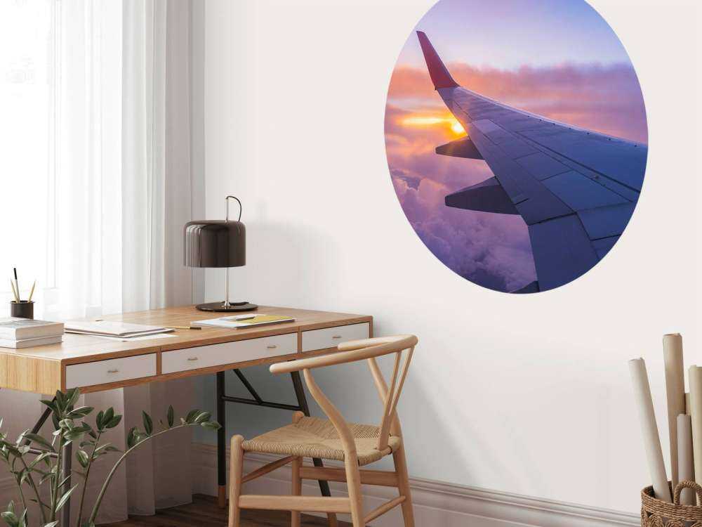 Flygende vinge i skyene