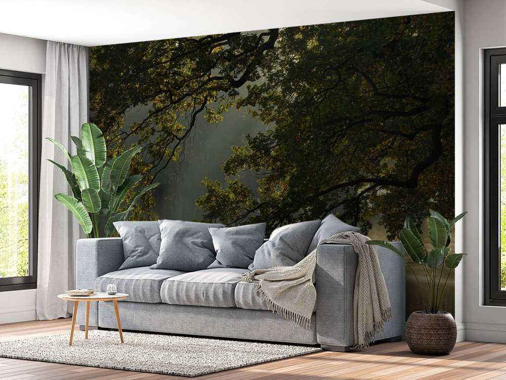 Överhängoche grenar ovanför vattnet