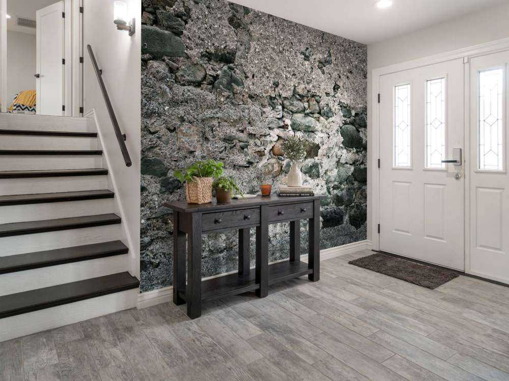 Mur med gamle store sten