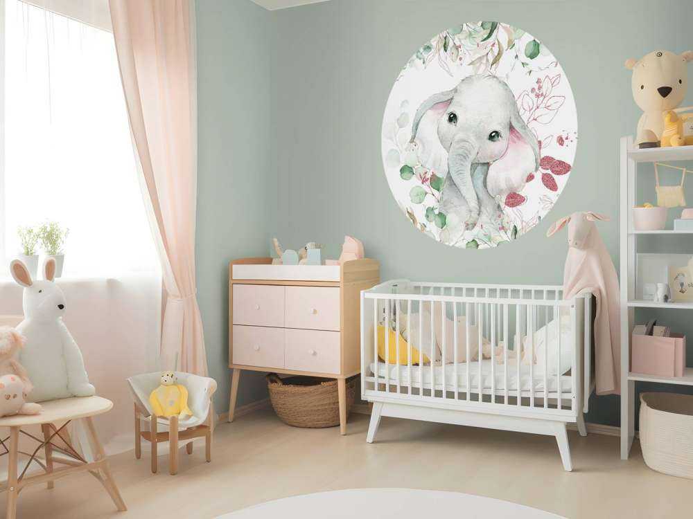 Elefantunge med mynte og lyserøde blade