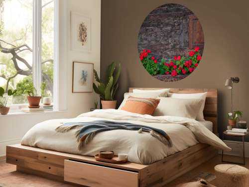 Gammelt tre med blomster