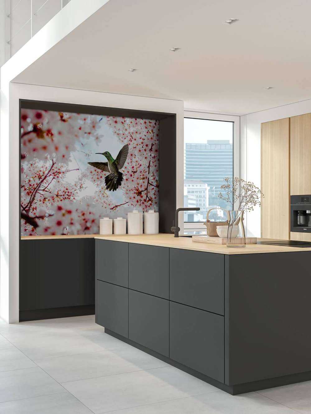 Kolibri mellom blomstene