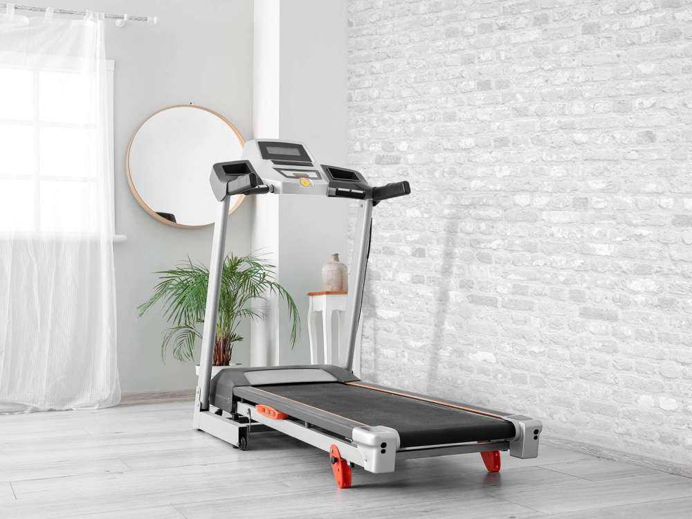 Hvit gammel steinmur