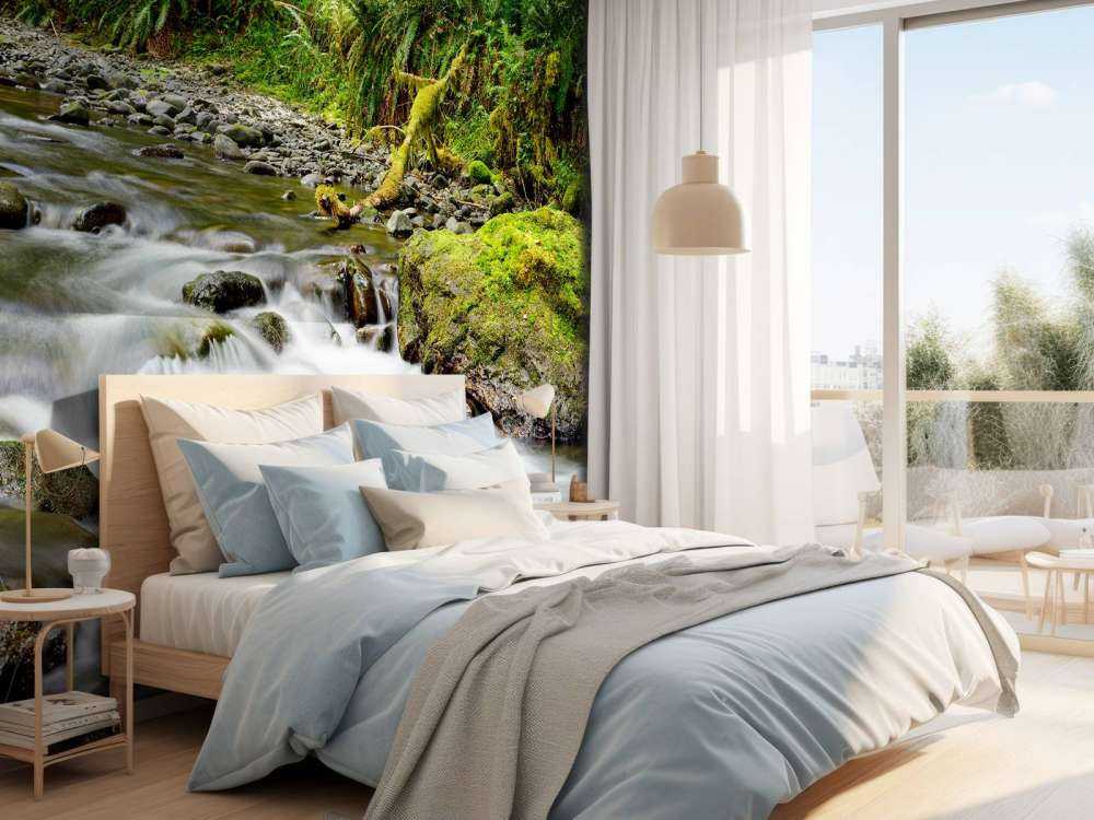 Grønn stein med elv