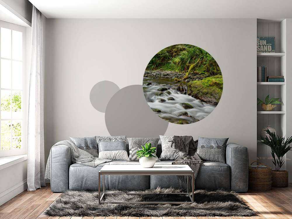 Grønn stein med elv