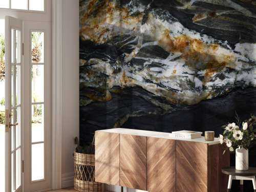 Sort marmor med relief