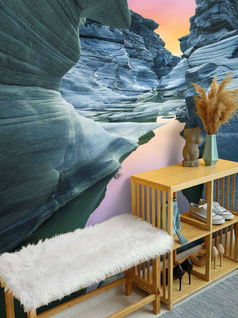 Grotte med farvet himmel