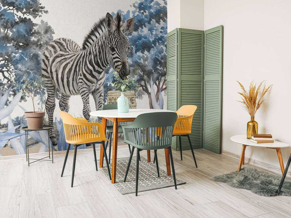 Ung sebra i naturen blå