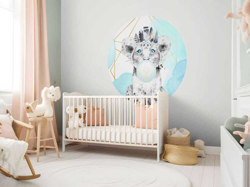 Indisk løveunge med tyggegummiklokke