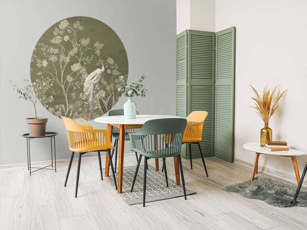 Påfugl Hviler i den Grønne Have