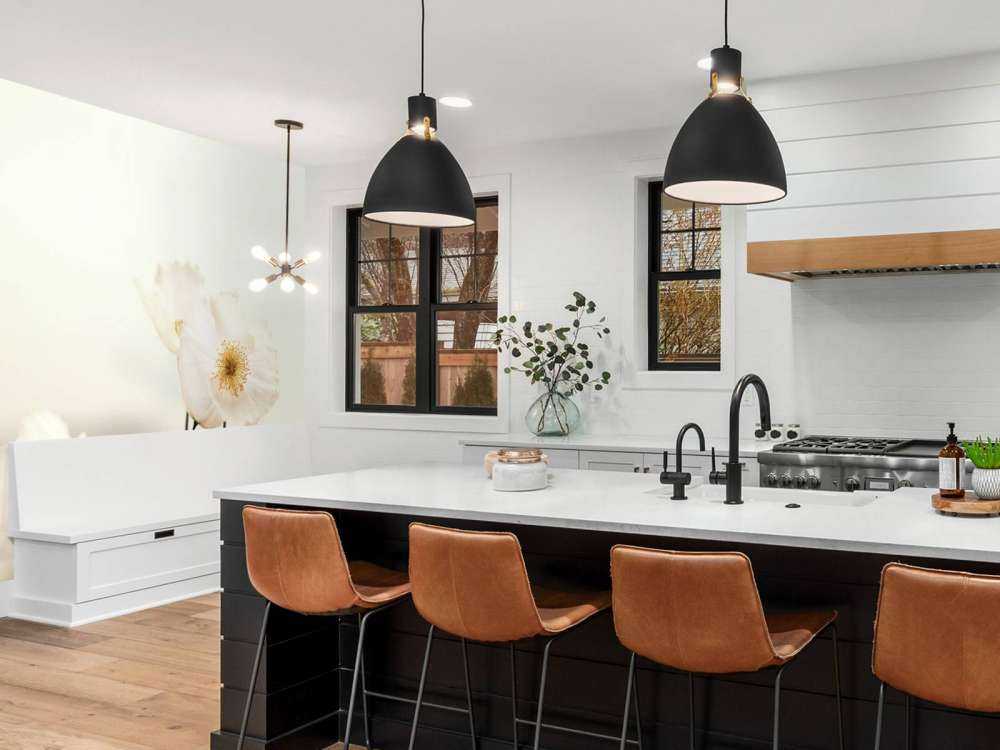 Hvite valmuer på nært hgammel