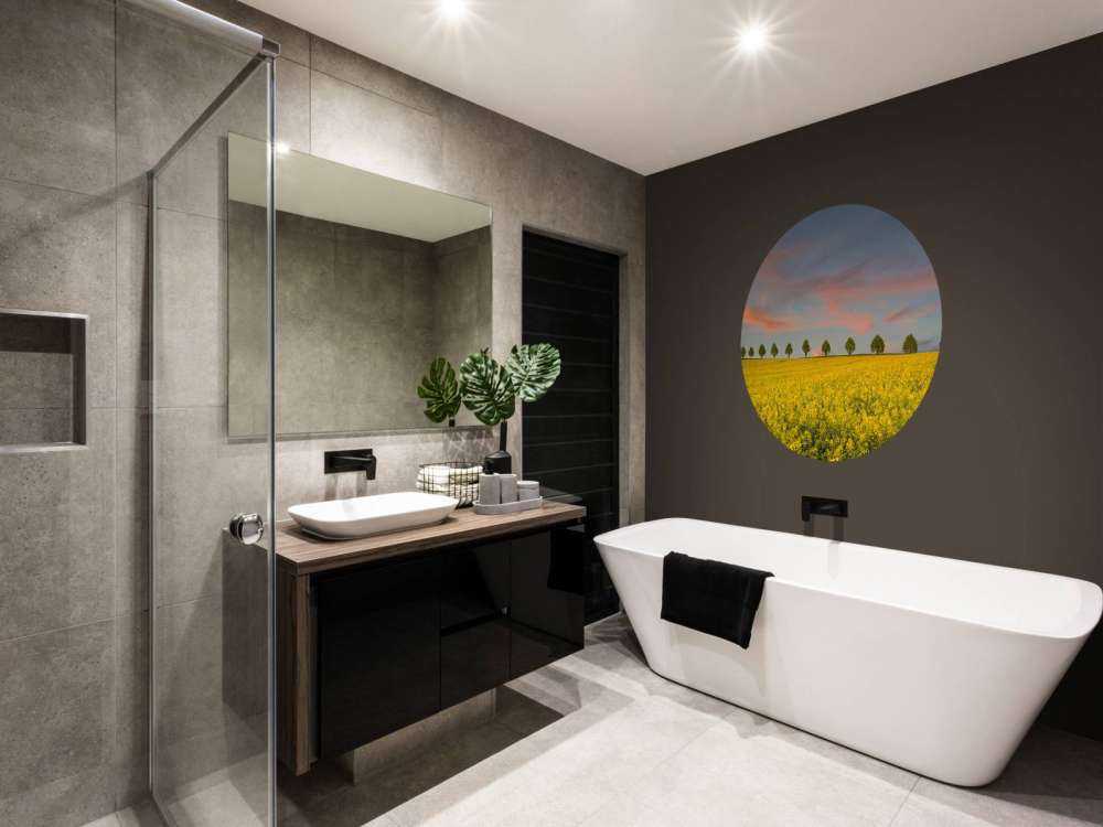 Åker full av gule blomster