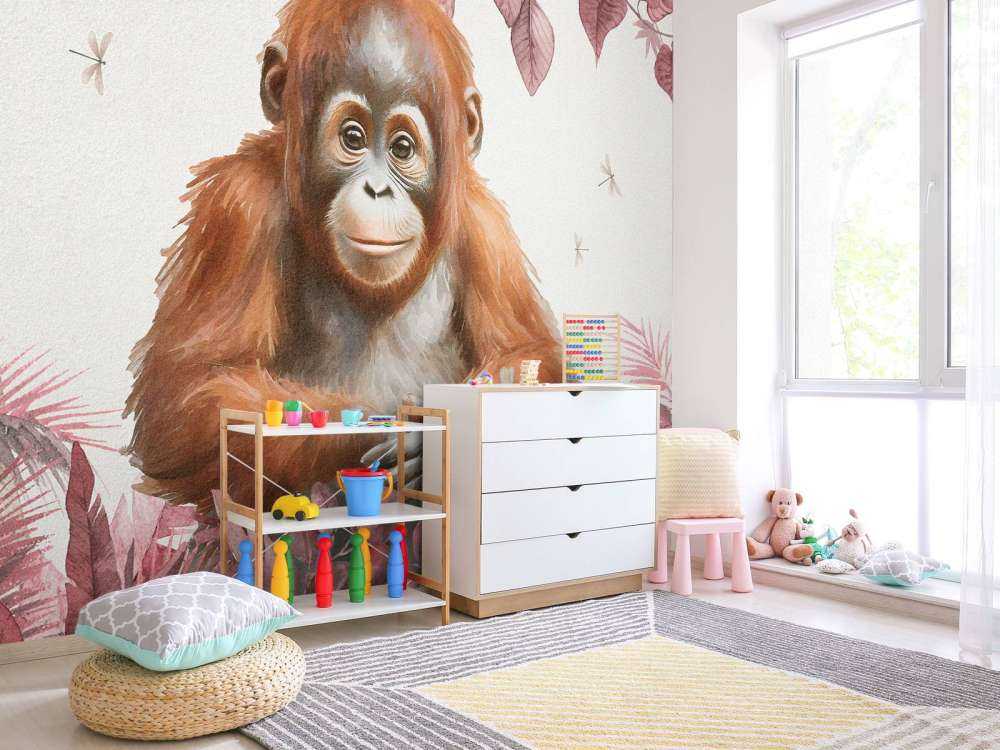 Ung orangutang i jungelen rosa