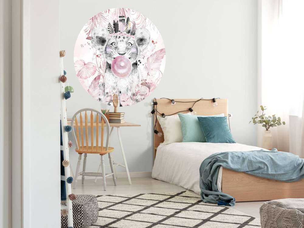 Lekfull valp och rosa drömmar