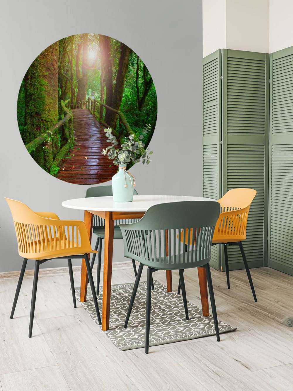 Träbro i djungeln