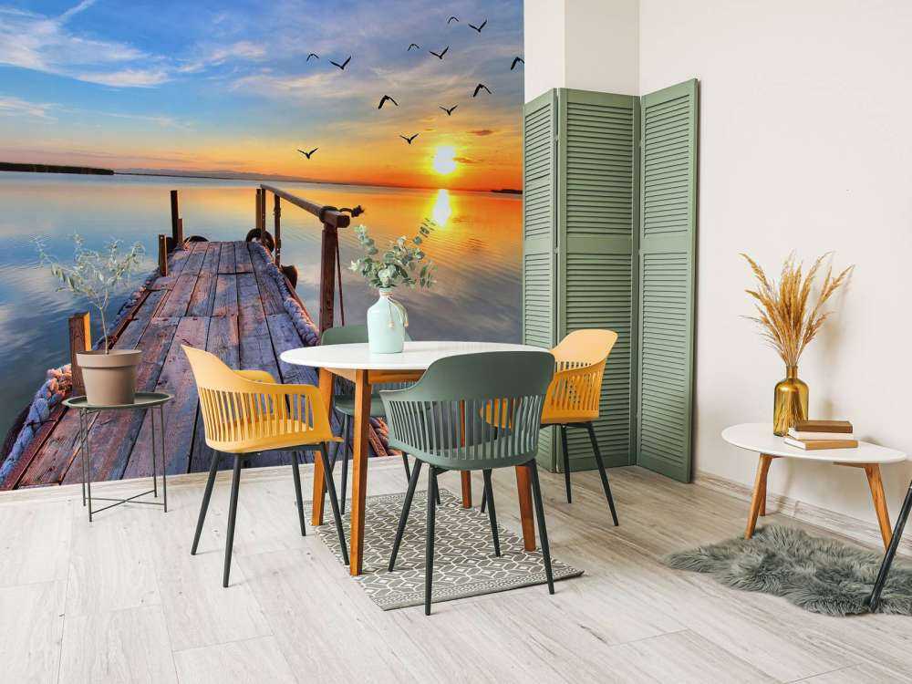 Fåglar ovanför havet