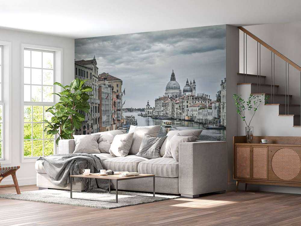 Kanal med både i Venedig