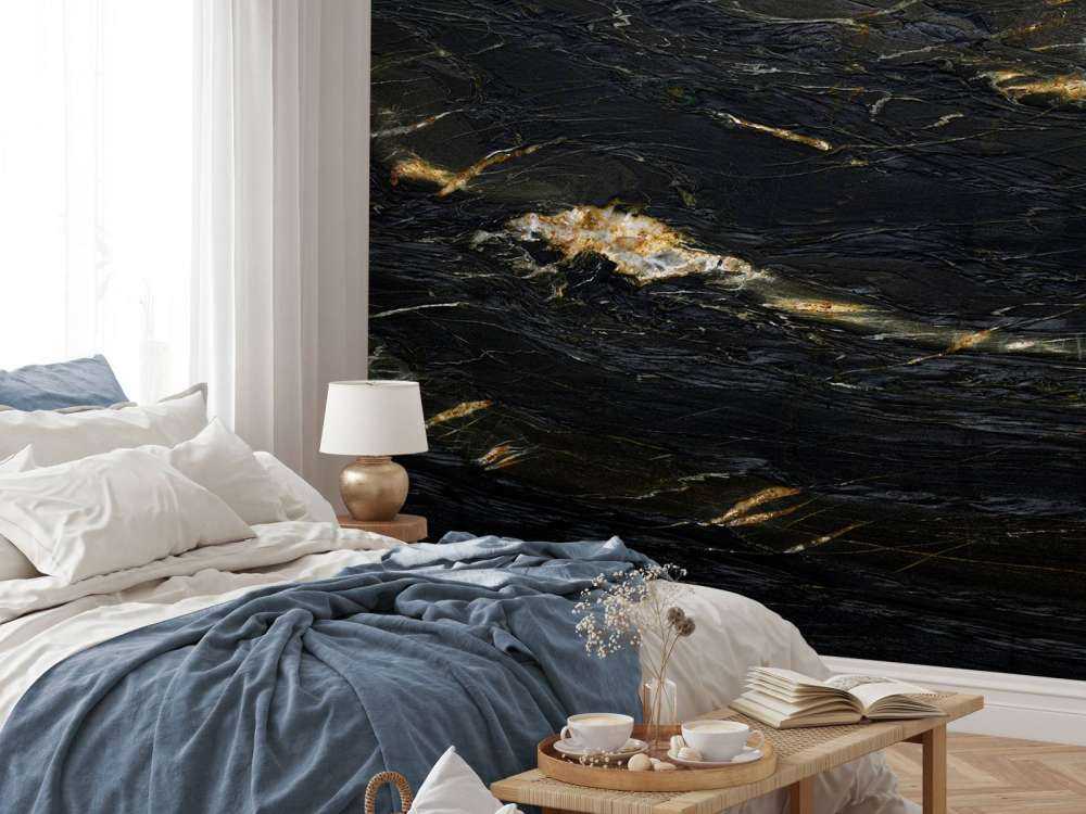 Mørk marmor med striber