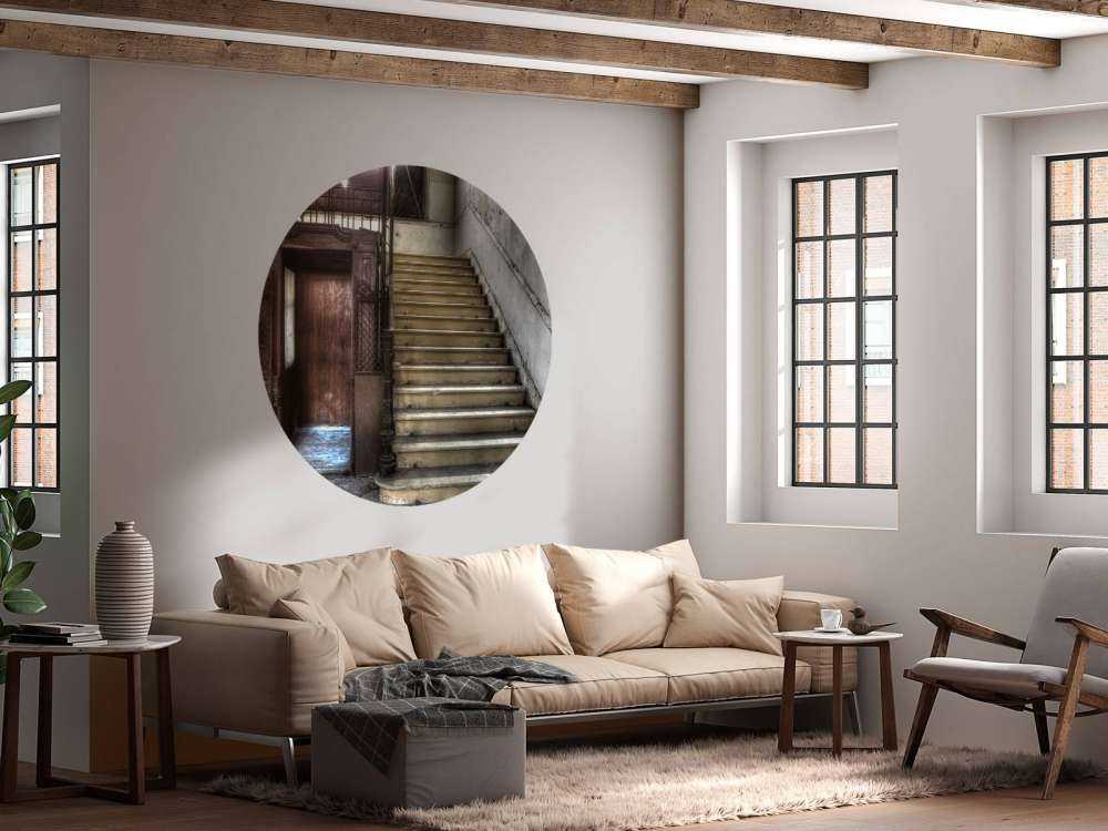 Forladt træburelift