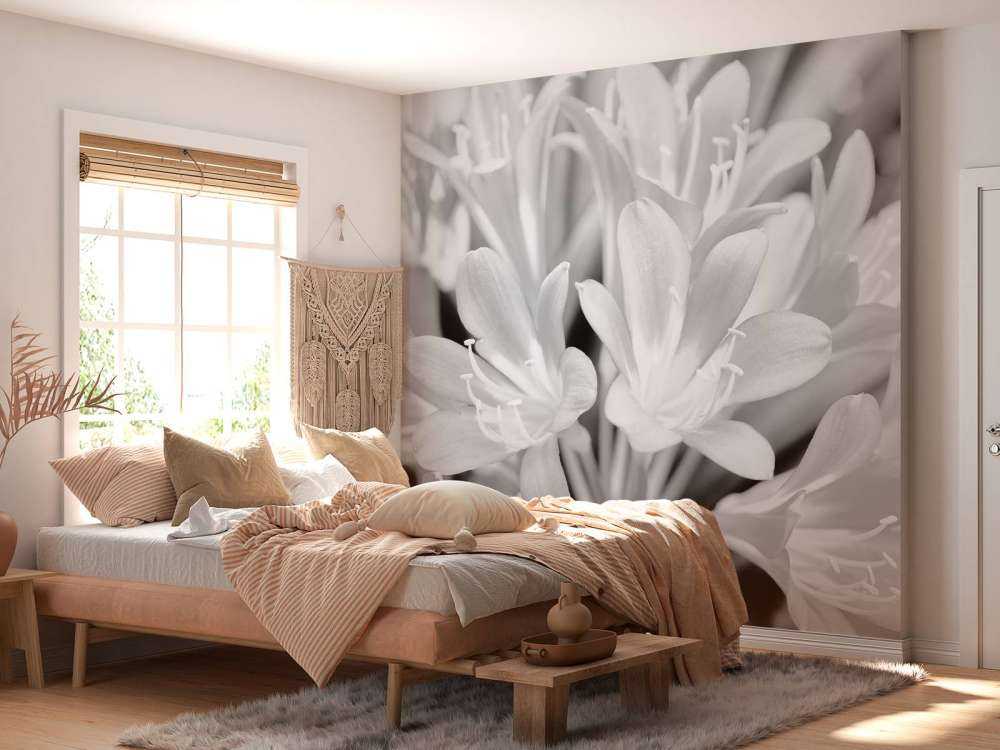 Blomster i blomst, sort og hvid